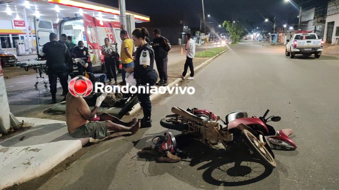 NO SEMÁFORO: Motoboy e condutor de Biz ficam feridos em grave batida