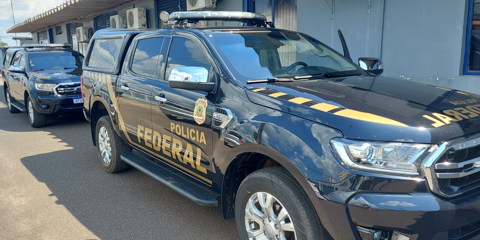 INDO PARA BH: PF flagra adolescente com cocaína enrolada ao corpo no aeroporto 