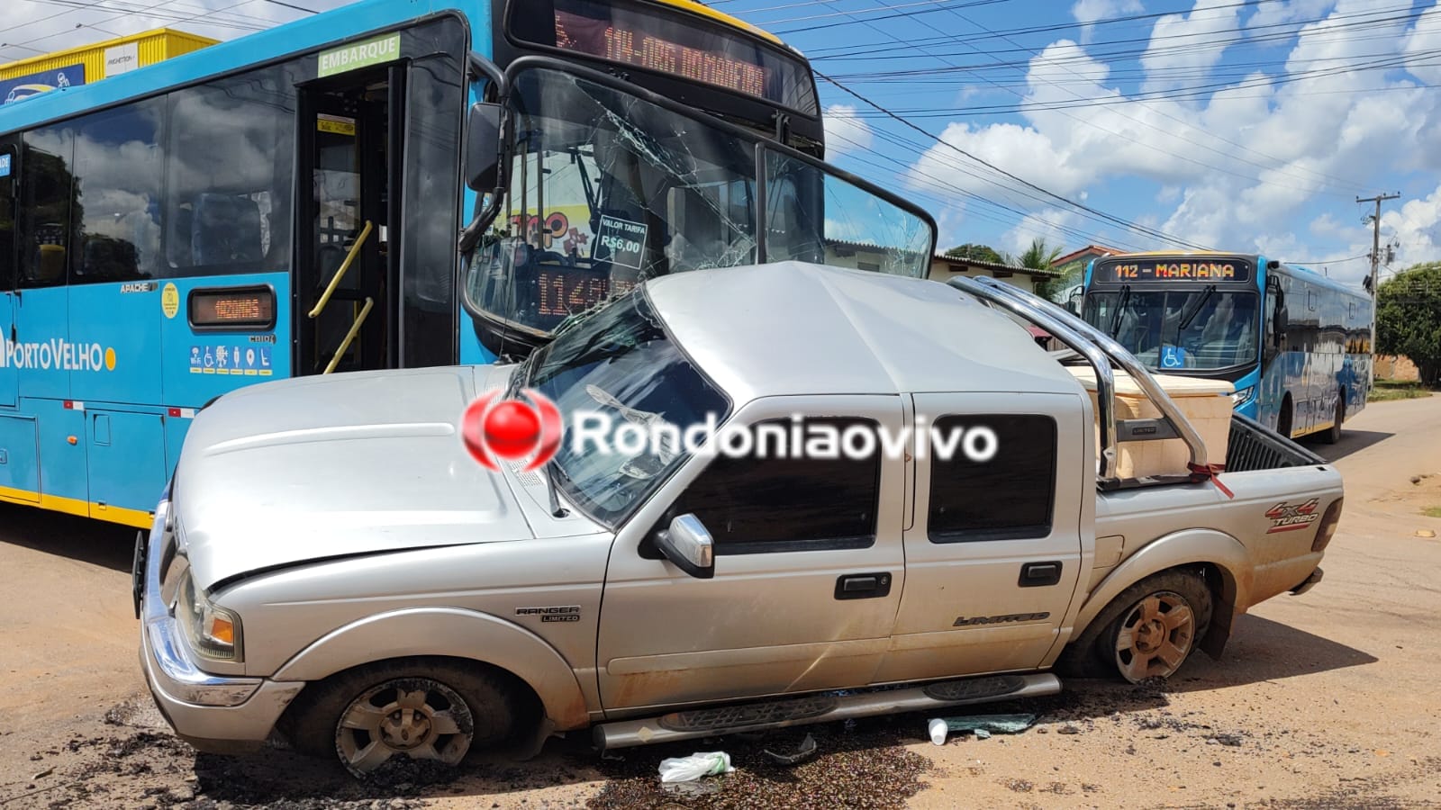 VÍDEO: Gravíssimo acidente entre ônibus e caminhonete na Raimundo Cantuária