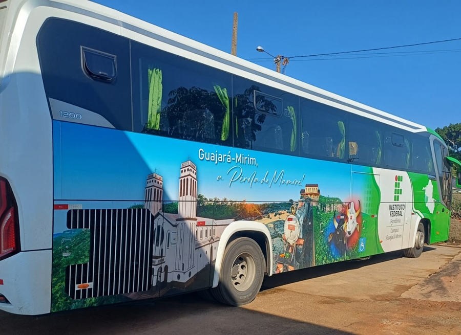 CONFÚCIO MOURA: Entrega de ônibus fortalece atividades extracurriculares no IFRO de Guajará