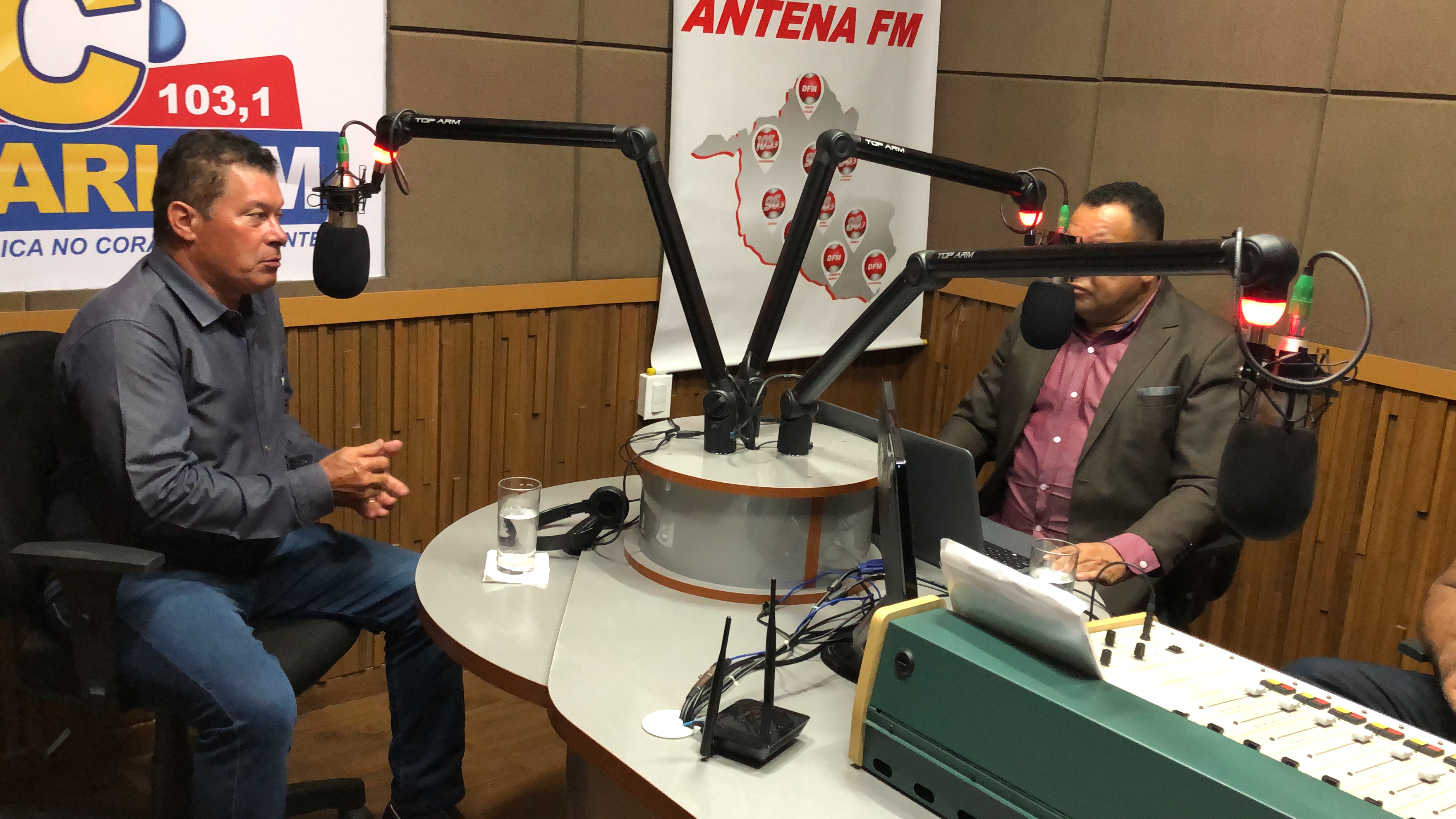 LEI DE ZONEAMENTO: Deputado Edson Martins debate regularização fundiária em programa de rádio