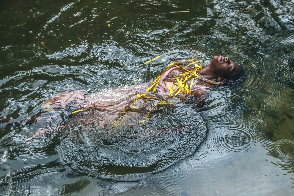 ARTISTAS NEGROS: Marcela Bonfim representa RO em exposição 'Dos Brasis - Arte e Pensamento Negro'