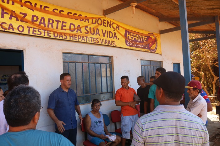 VISITA: Edesio Fernandes fiscaliza posto de saúde no setor chacareiro de Porto Velho