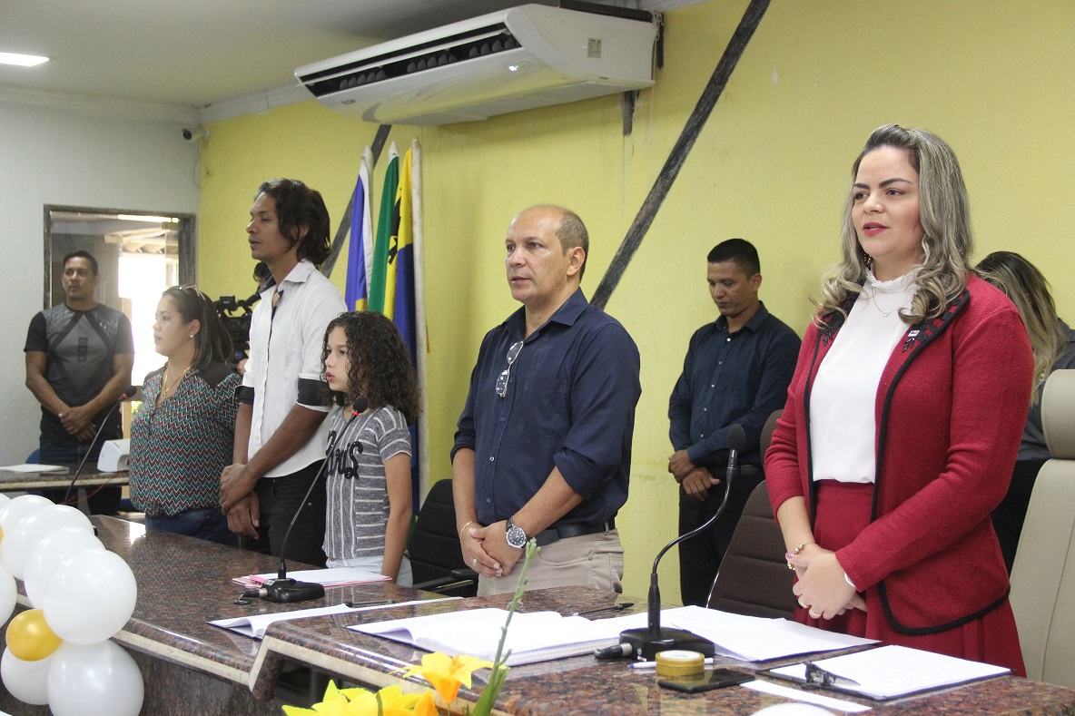 MEDALHA RUI BARBOSA: Vereadora Ada Dantas homenageia estudantes que foram destaque em 2019