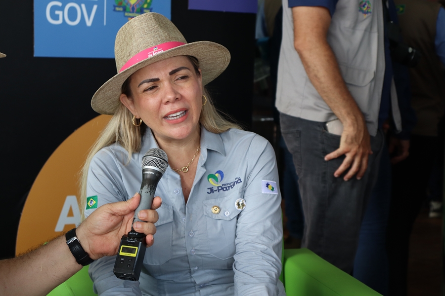 CLÁUDIA DE JESUS: Com foco na agricultura, deputada pede asfalto em estrada de Corumbiara