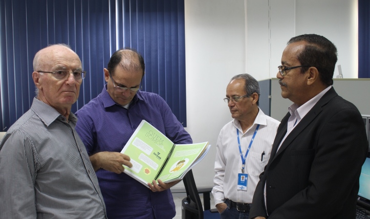 PROPOSTAS: Diretor do Sebrae apresenta empreendedorismo a escritores