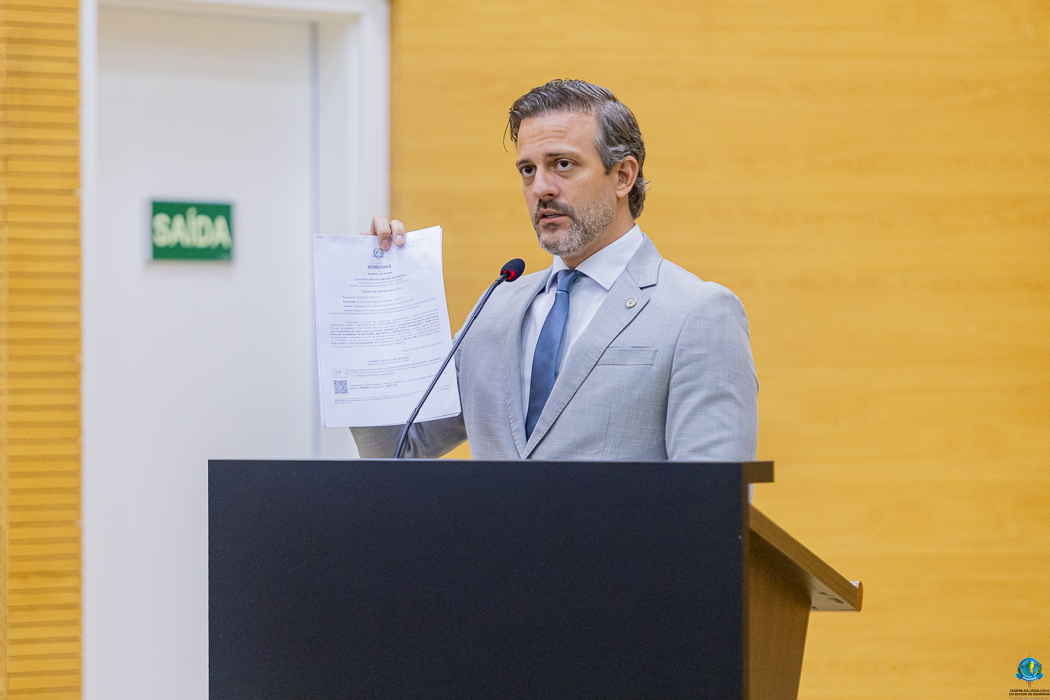 LUCAS TORRES: Deputado anuncia contratação para reconstrução do pátio da Escola Buriti