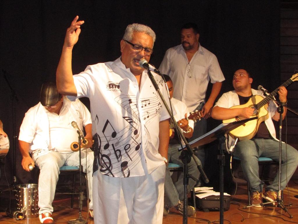 ERNESTO MELO:  Poeta volta a se apresentar no Mercado Cultural; artista lança documentário com a sua história de vida