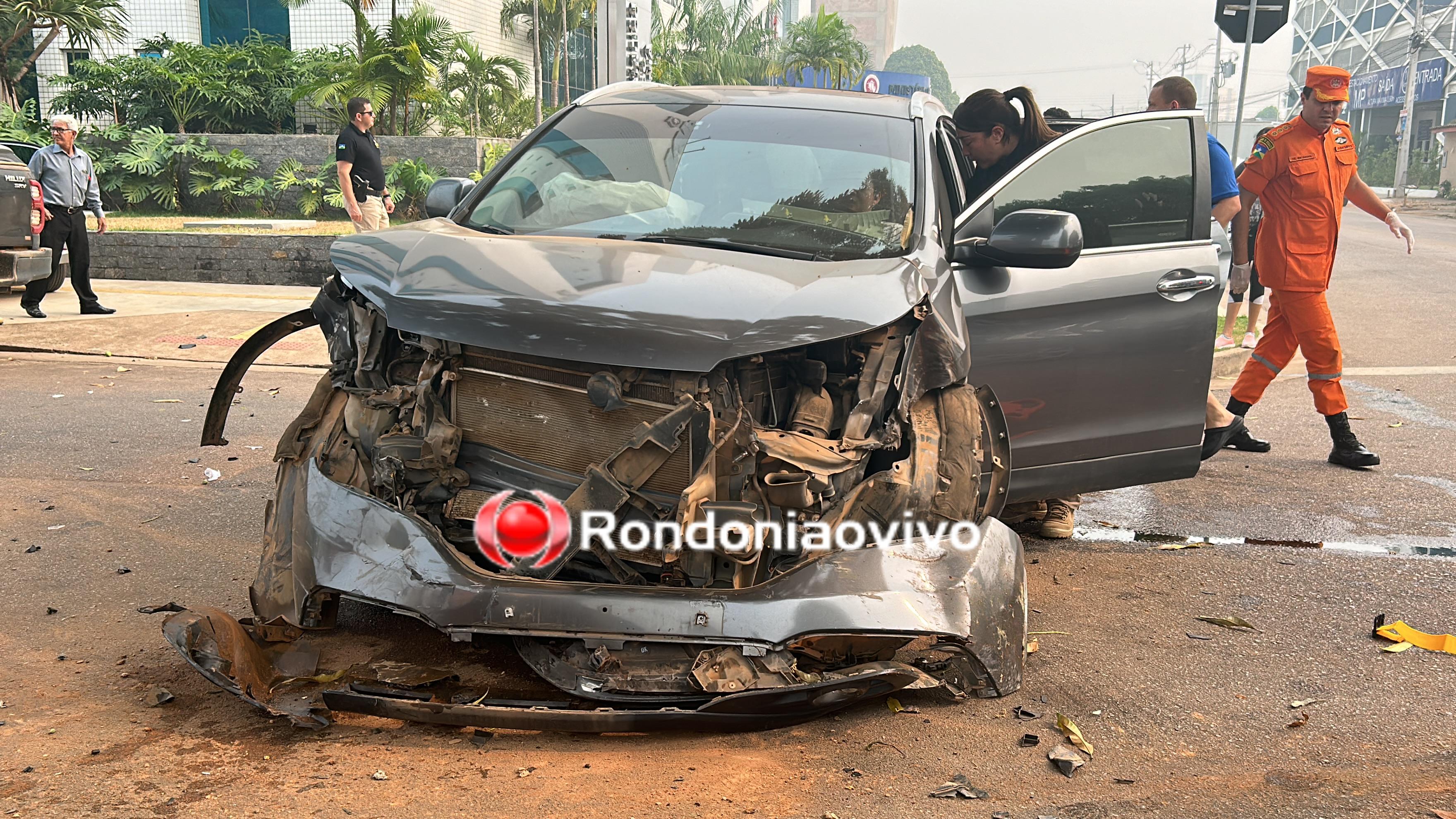 VÍDEO: Grave batida entre carros deixa duas mulheres feridas na frente do MP