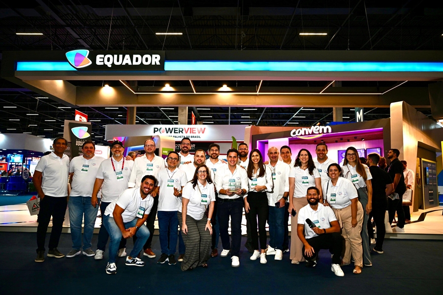 RECONHECIMENTO: Grupo Dislub Equador recebe prêmio de melhor estande da Expopostos 2024