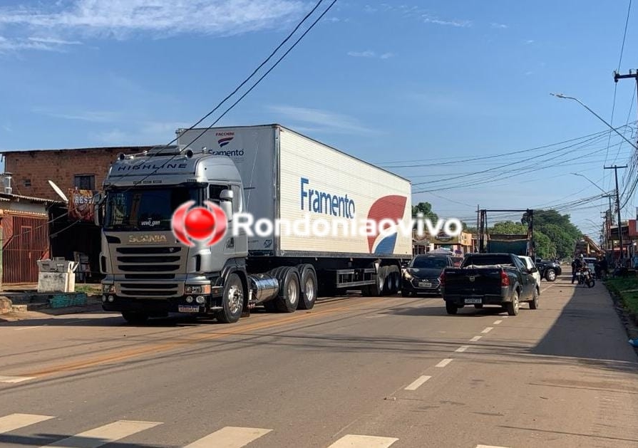 NA RIO MADEIRA: Carreta arrasta fios, deixa moradores sem energia e causa queda de motociclista