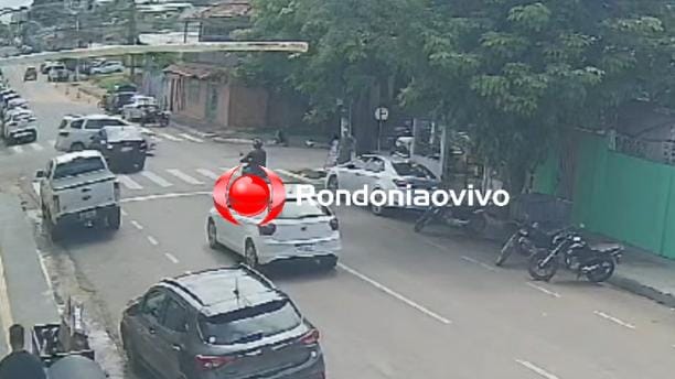 VÍDEO: Acidente envolvendo carro da prefeitura é filmado por câmera de monitoramento