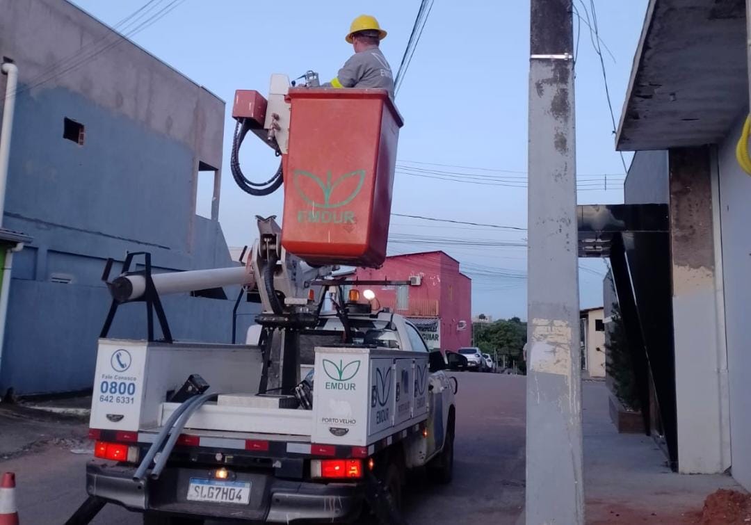JÚNIOR QUEIROZ: EMDUR realiza melhorias na iluminação pública após pedido do vereador 