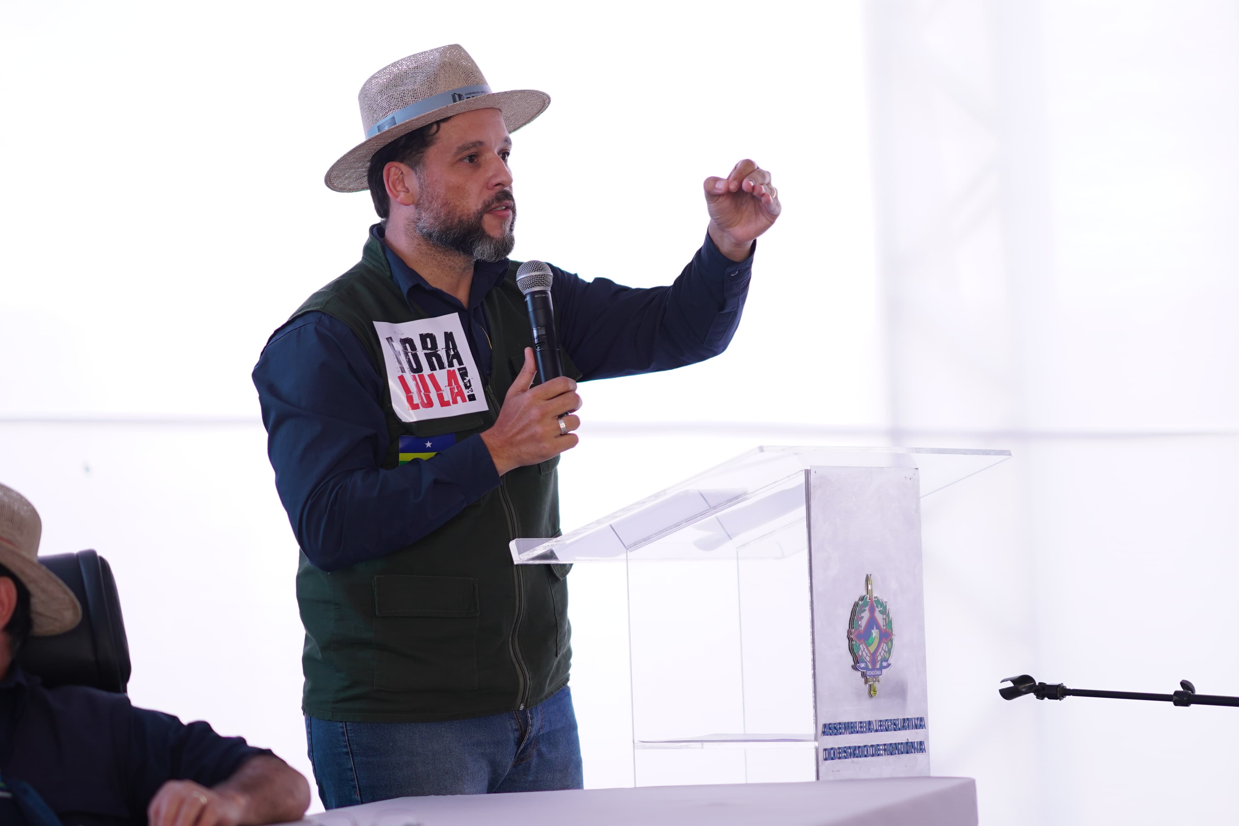 DELEGADO CAMARGO: Deputado alerta produtores sobre risco de embargos e desapropriações em RO