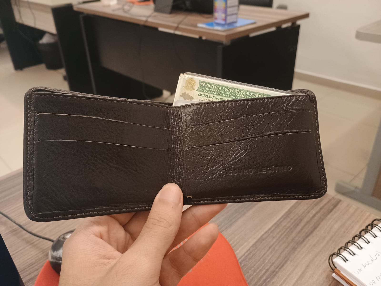 UTILIDADE PÚBLICA: Encontrada carteira com documentos de Diego Henrique de Almeida 