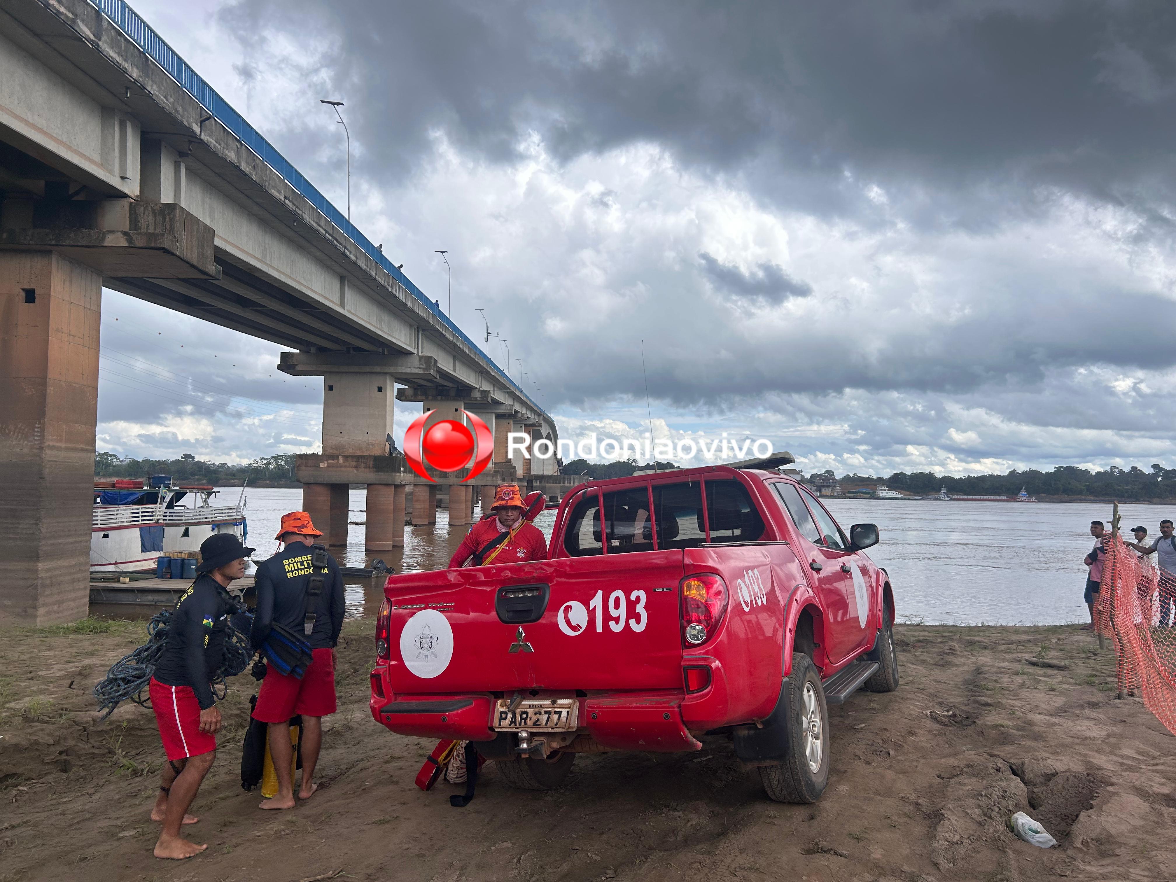 URGENTE: Polícia se mobiliza para evitar que homem pule da ponte sobre o rio Madeira
