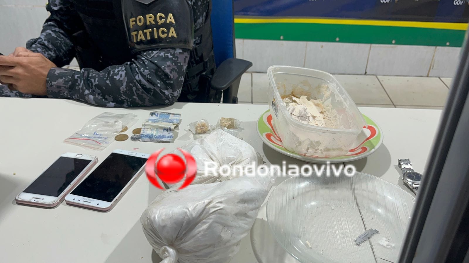FORA DE ROTA: Apenado é preso acusado de tráfico de drogas em condomínio