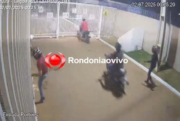 VÍDEO: Grupo de motoboys provoca danos em condomínio durante protesto