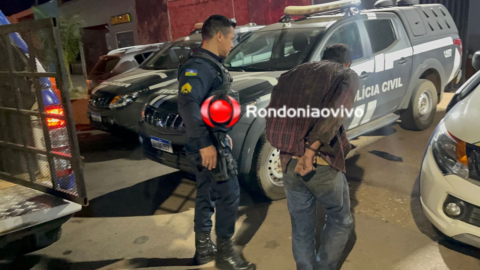 NO LIBERDADE: PRF de folga e populares detém ladrão de fios em residência