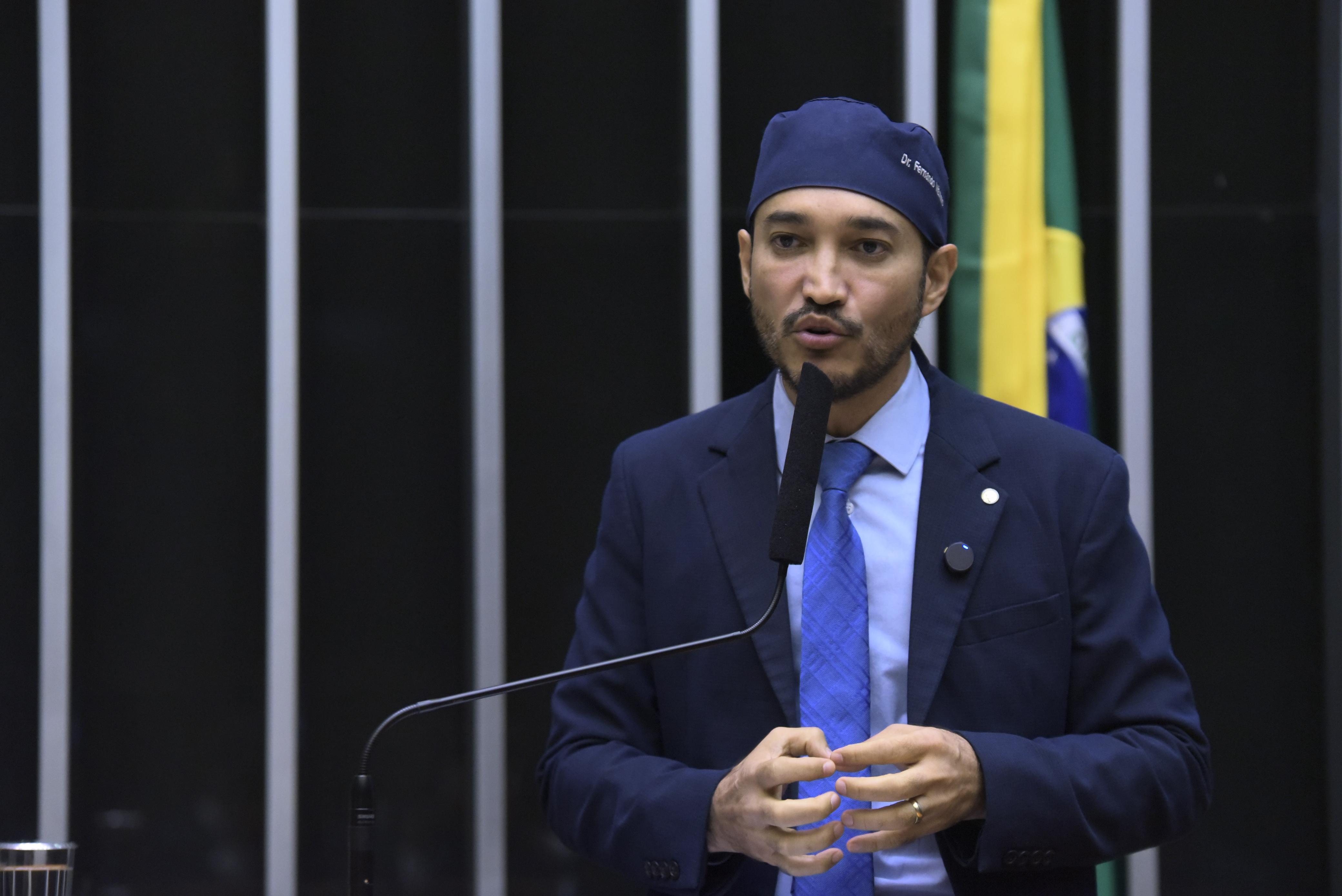 FERNANDO MÁXIMO: Aprovado PL do deputado sobre inclusão de estudantes com autismo