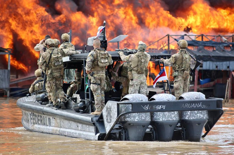 GARIMPO ILEGAL: PF já destruiu 71 dragas em garimpos no rio Madeira