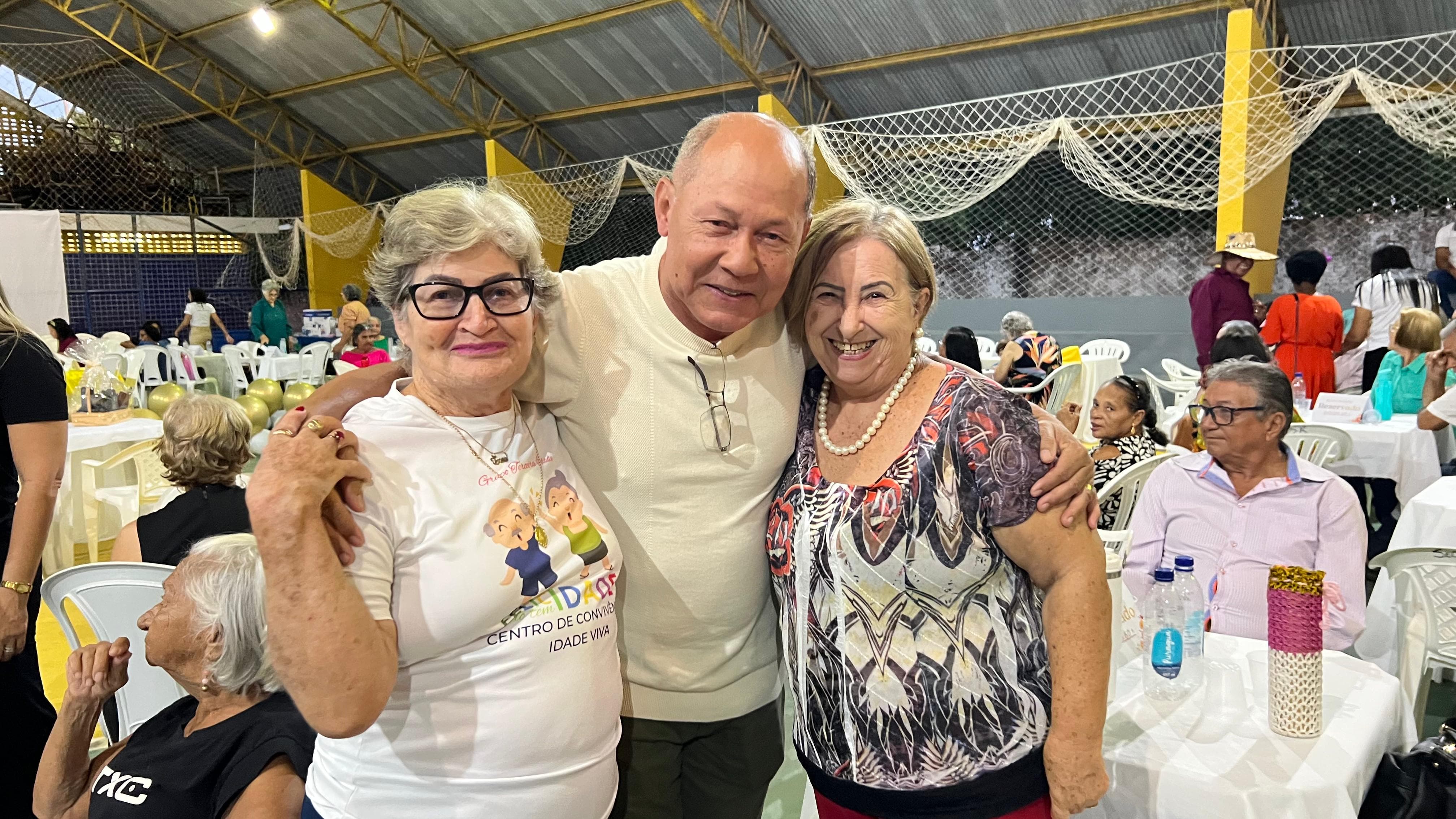 CHRISÓSTOMO: Deputado participa de baile da melhor idade em Rio Crespo