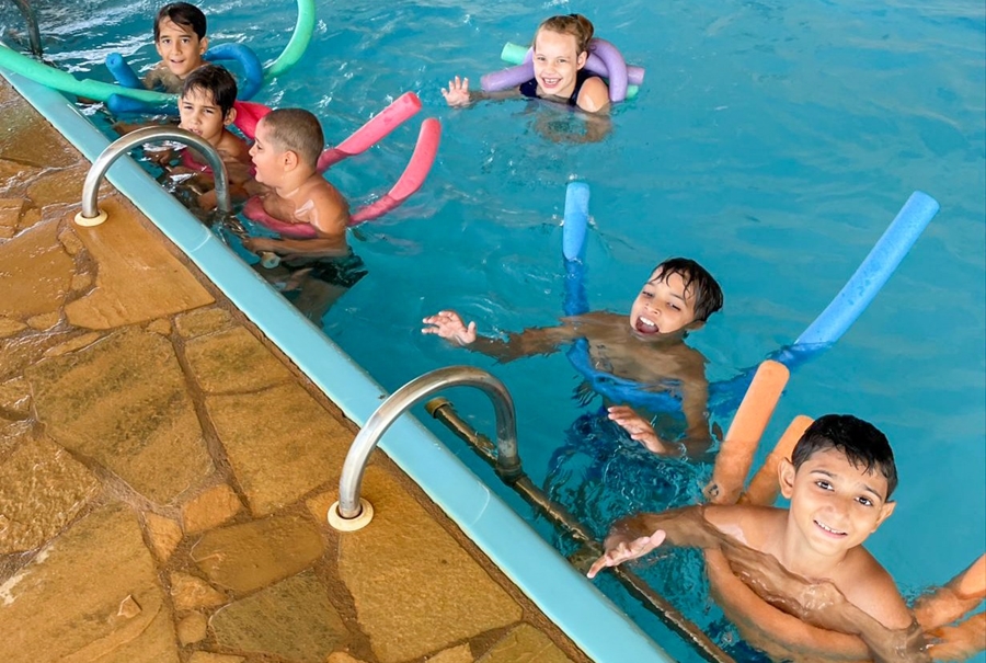 CONFÚCIO MOURA: Com apoio de senador, Amaar amplia atendimento a famílias de autistas