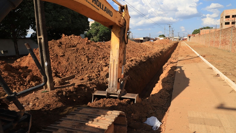 INFRAESTRUTURA: Nova rede de drenagem é construída na rua Vieira Caúla com Mamoré