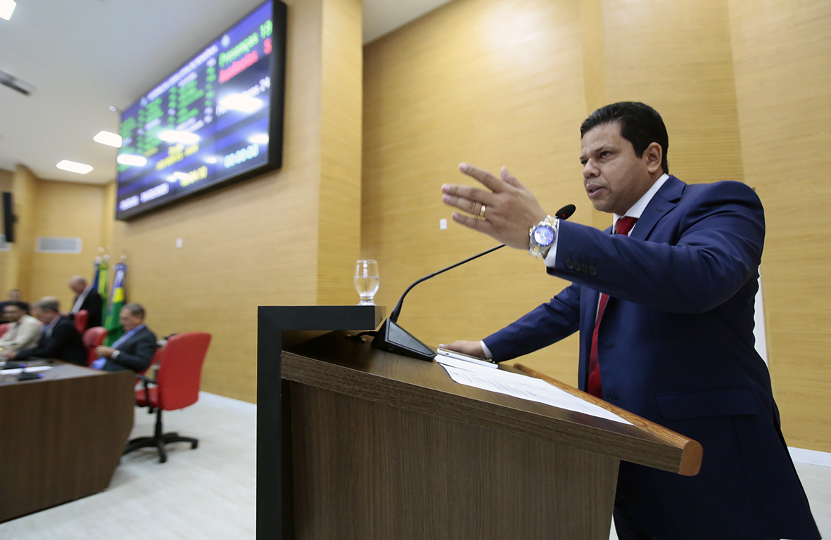 DEPUTADO: Jair Montes cobra ação do DER e do Dnit para melhorar as rodovias em RO