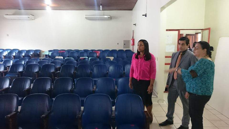 Joelna Holder contribui para a conquista da reforma da Escola Jorge Andrade