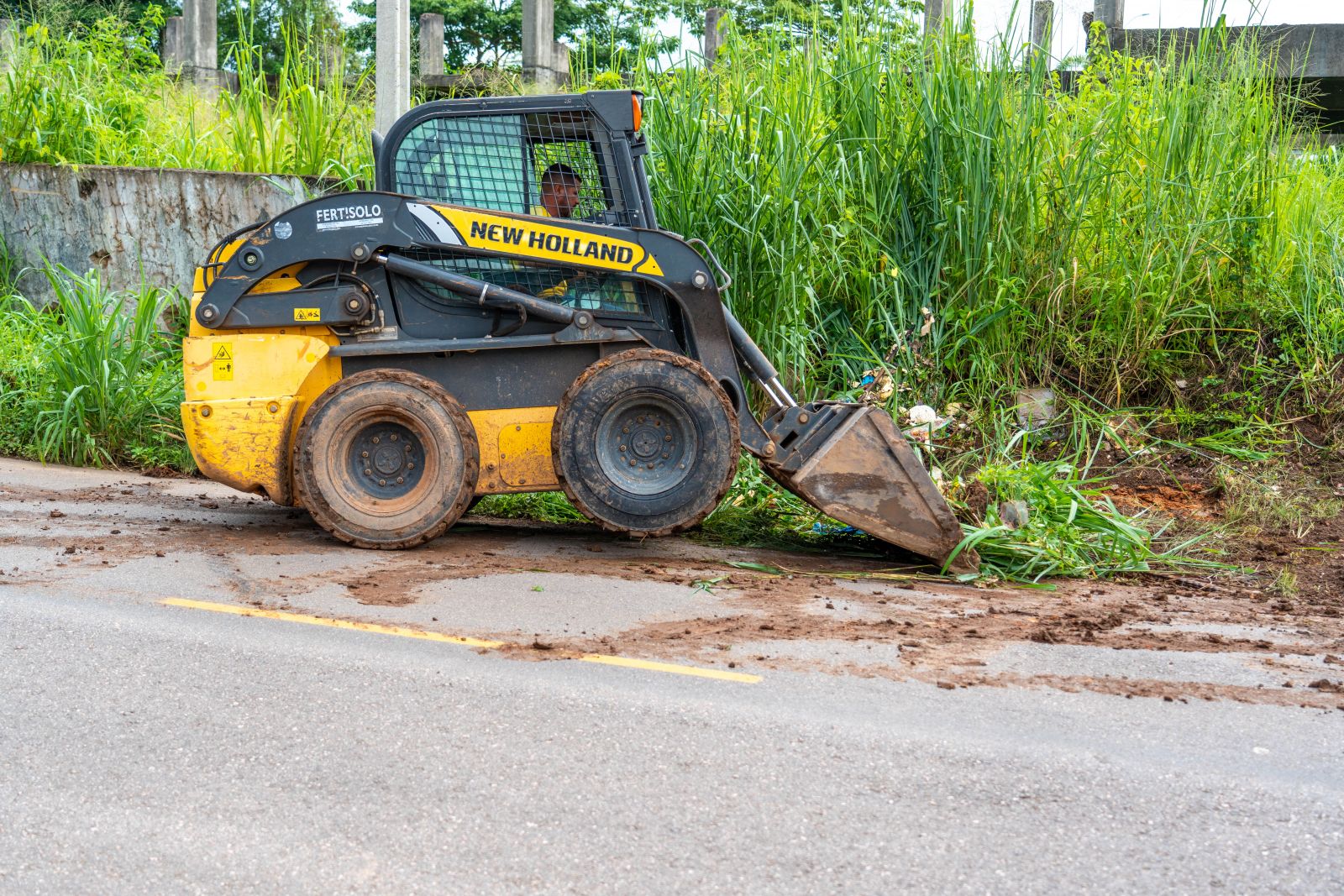 'CIDADE LIMPA': 81,5 km de ruas foram limpos e mais de 8 mil toneladas de entulhos recolhidos