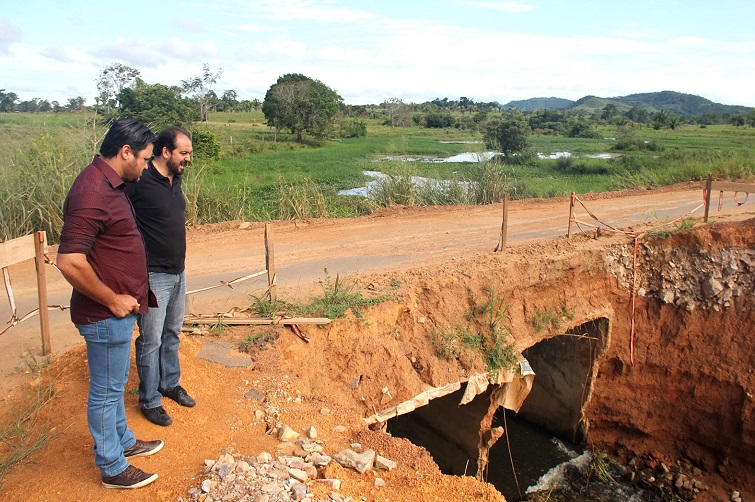 PISTA DESTRUÍDA: Laerte Gomes cobra obras na RO-473, entre Teixeirópolis e Urupá