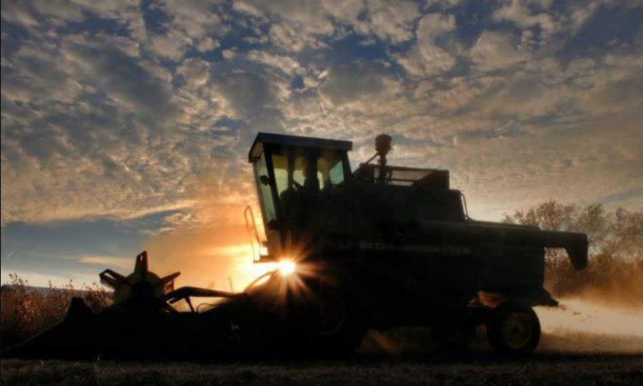 MÁQUINAS AGRÍCOLAS: Vendas cresceram em 2022, mas devem ter leve recuo este ano