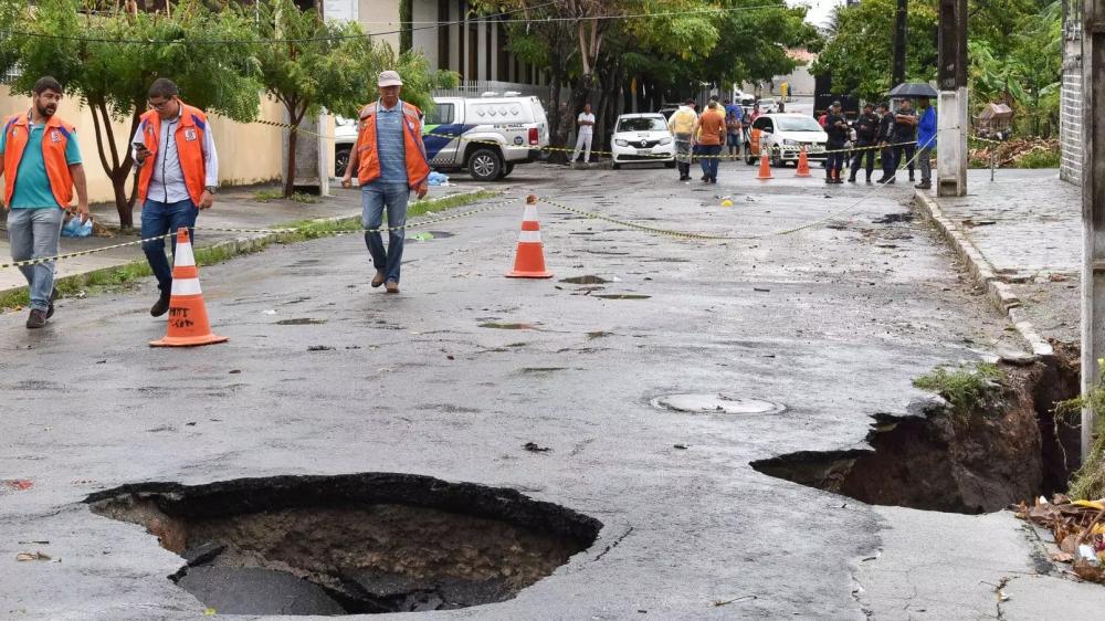 PERIGO: Defesa Civil de Maceió emite alerta de que mina da Braskem pode desabar