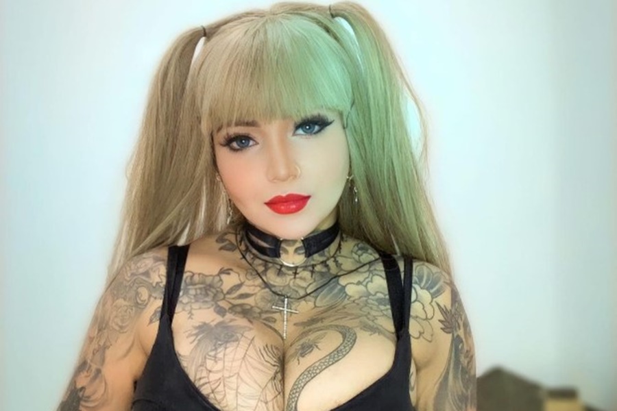 INTERNET: Jovem de Porto Velho faz sucessos no Onlyfans com cosplay de anime