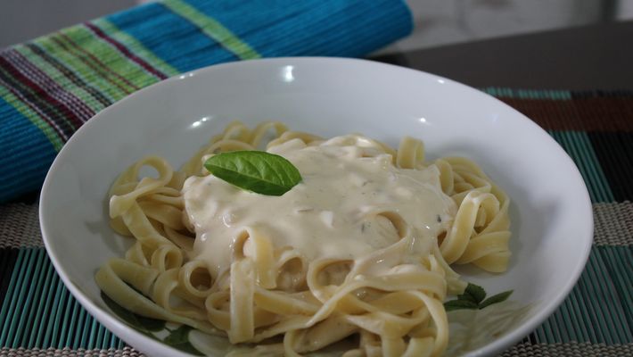 PARA ESTUDANTES: Aprenda a fazer molho branco para uma bela macarronada