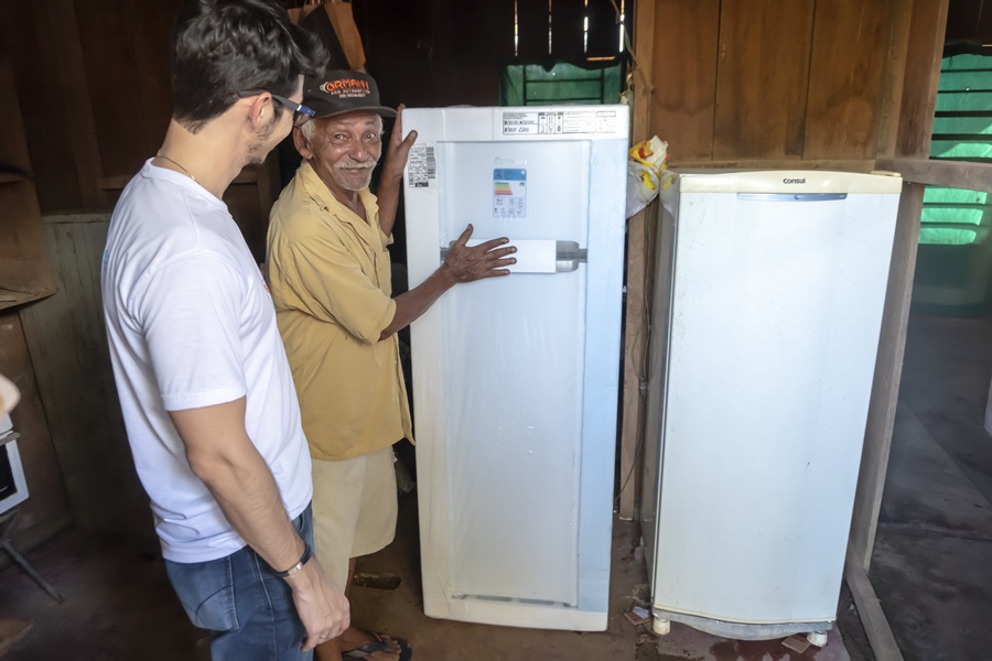 ECONÔMICAS: Energisa beneficiará mais de 100 consumidores com geladeiras e lâmpadas novas