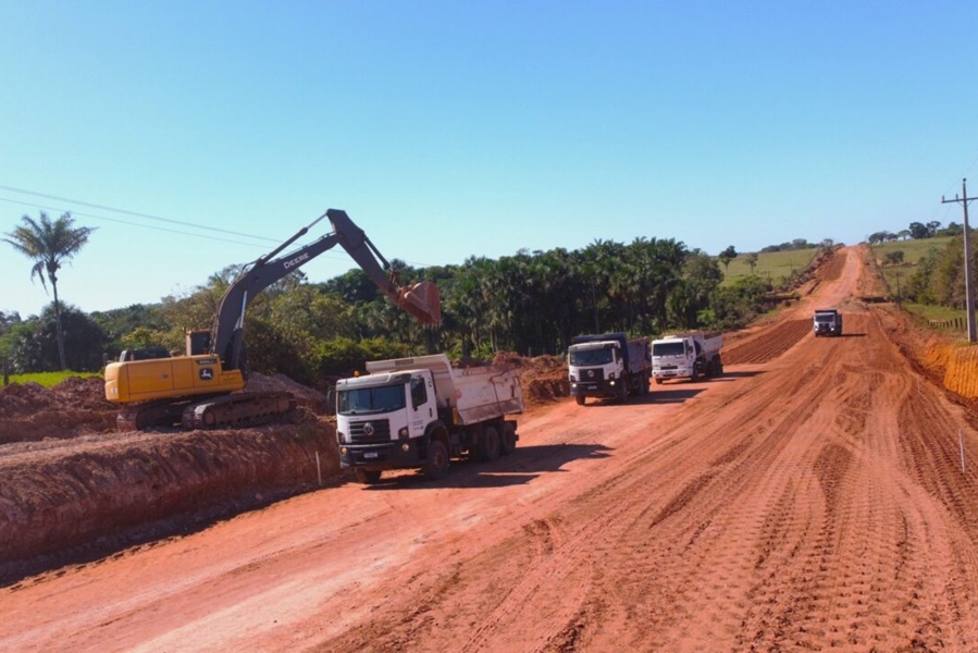 INFRAESTRUTURA: Estrada do Calcário tem melhorias em 10 quilômetros de estrada em Espigão