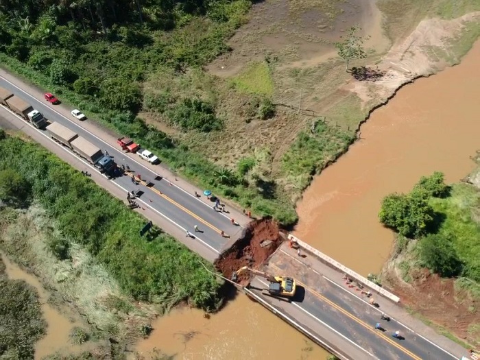 DESGASTE; Fiero alerta para risco de colapso do tráfego na BR-364