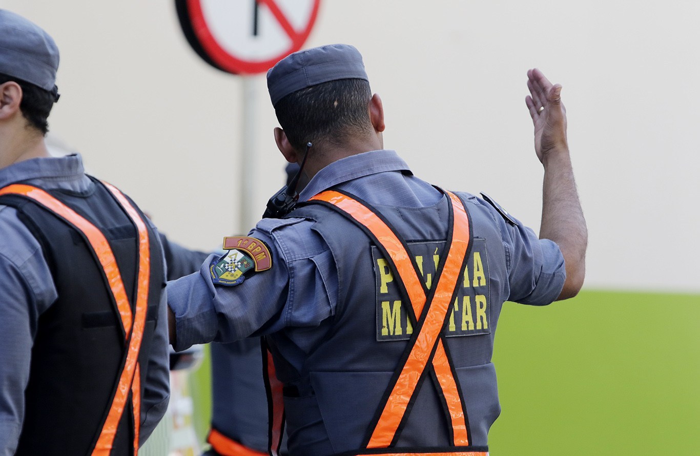 ABUSADO: Homem liga na polícia e avisa que vai matar o PM que apreendeu sua moto