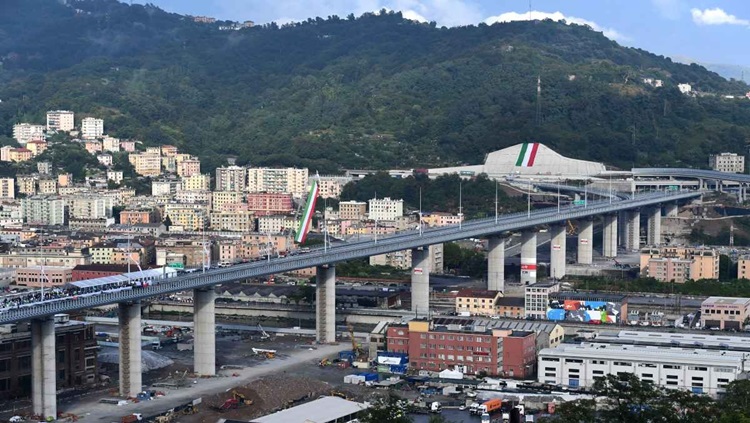 PONTE ESTAIADA: Bolsonaro inaugura ponte que aproxima quatro estados da Ferrovia Norte-Sul