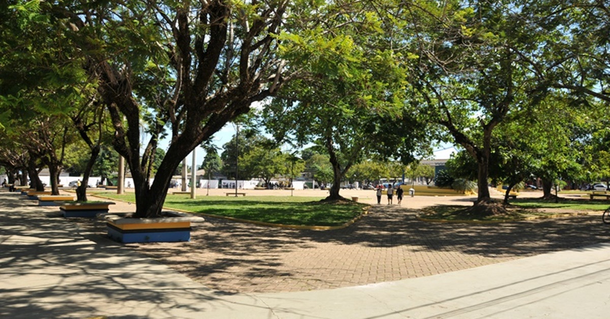 SOCORRO: Ladrões agem livremente na Praça Aluízio Ferreira e população pede policiamento