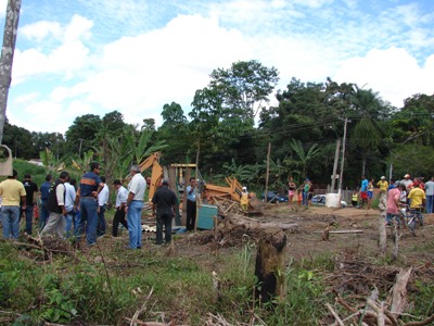 Semfaz retira ocupantes em terreno onde será construído casas populares do projeto Candelária; “morador” diz que foi ofendido por fiscal  - Confira fotos da ação