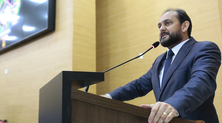 REAPROVEITAMENTO: Laerte Gomes sugere a doação de veículos do Governo para entidades