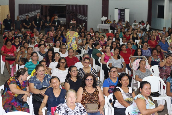 PROJETO: Evento para tratar sobre violência doméstica reúne mais de 300 mulheres