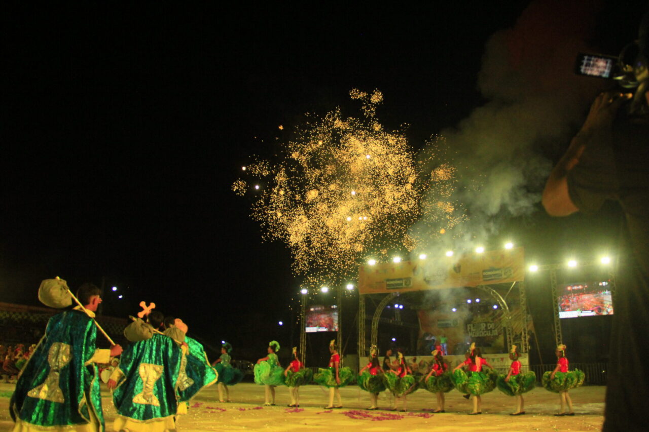 FESTA FOLCLÓRICA: Rosas de Ouro entre lendas e ensaios; o folclore ganha vida no Parque dos Tanques