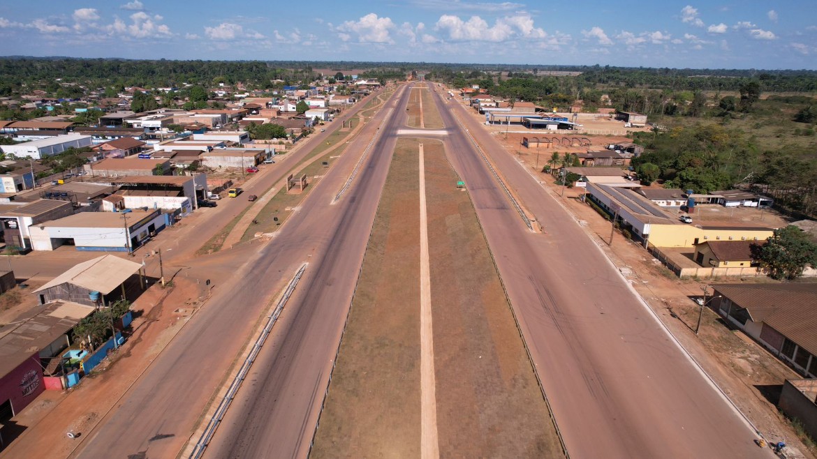 ASFALTO NOVO: Renan Filho inaugura nova travessia de Itapuã do Oeste na BR-364/RO nesta terça (30)