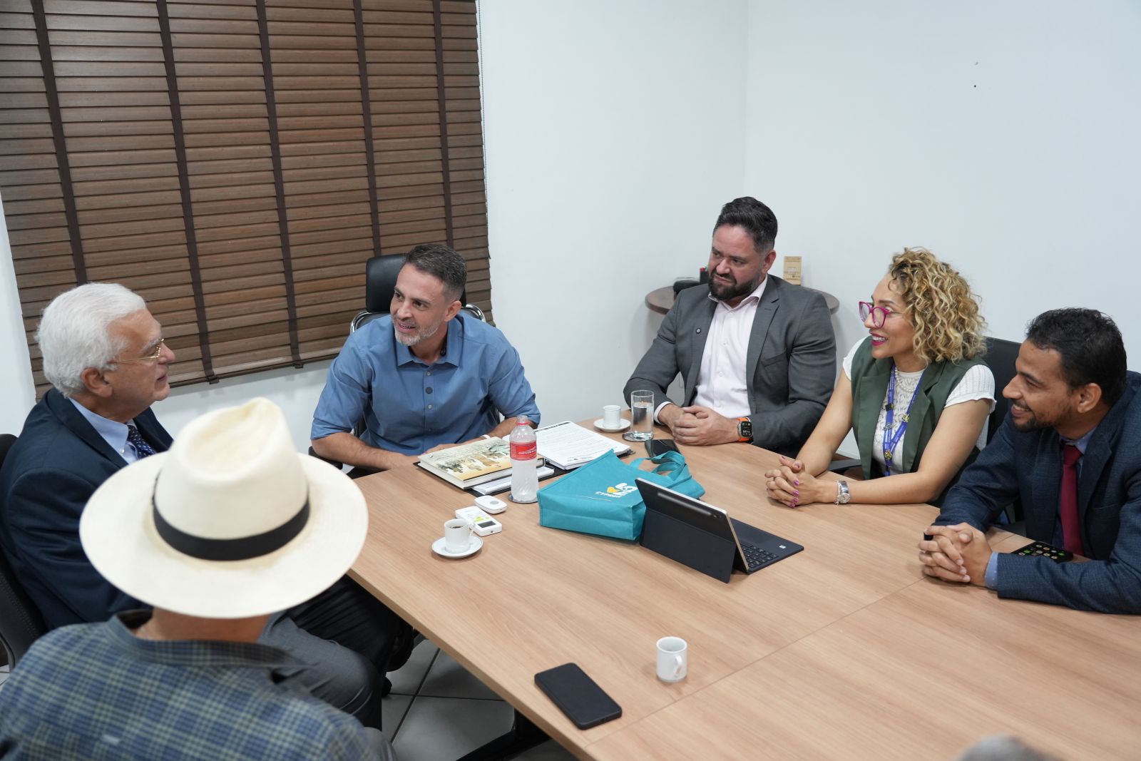 OPORTUNIDADES: Prefeito Léo Moraes se reúne com embaixador do Chipre em encontro diplomático