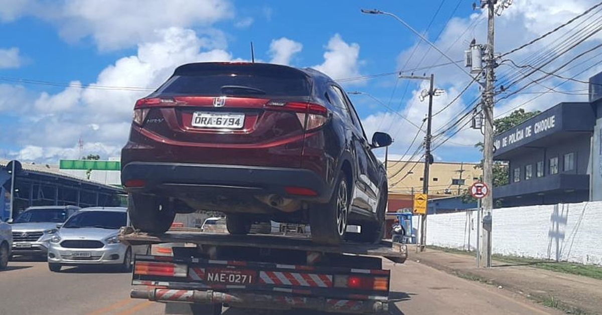 INVESTIGAÇÃO: Delegacia de Roubos e Furtos apreende veículo roubado na zona Sul