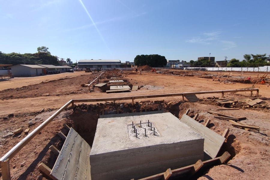 RODOVIÁRIA: Parte da estrutura metálica do novo terminal começa a ser instalada